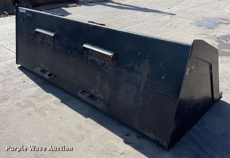 image for item GG9778 Skid steer bucket