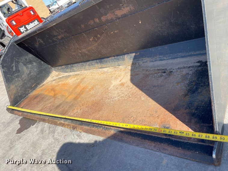 image for item GG9778 Skid steer bucket