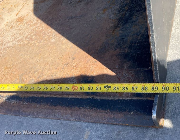 image for item GG9778 Skid steer bucket