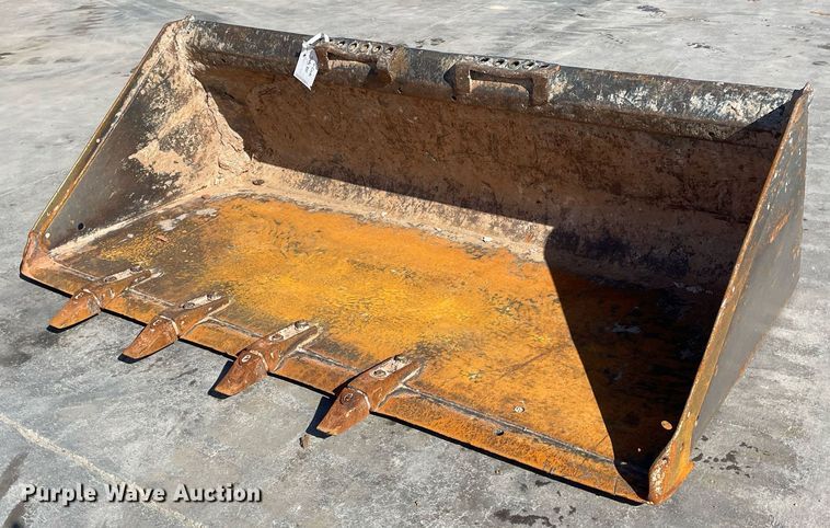 image for item GG9779 Bobcat  skid steer bucket