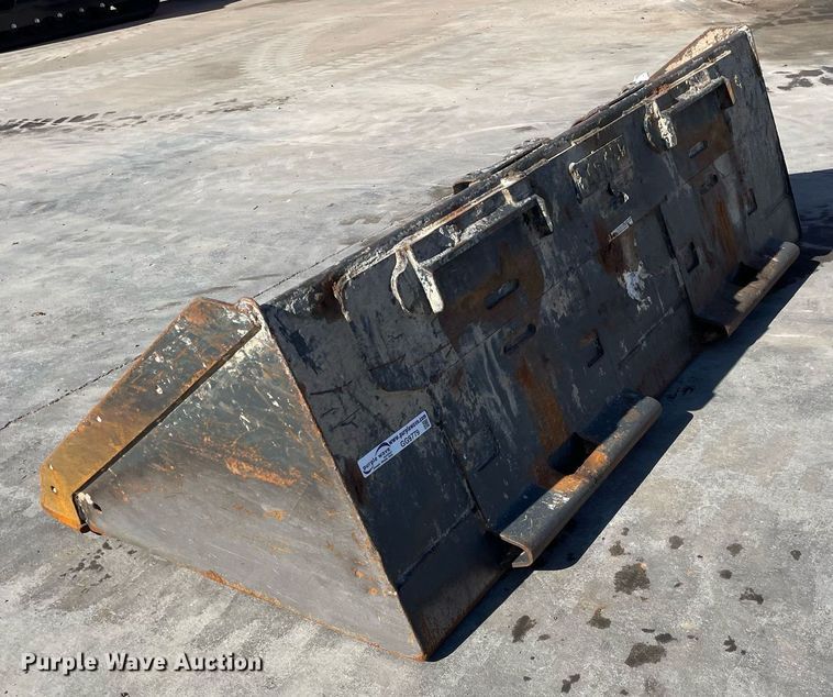 image for item GG9779 Bobcat  skid steer bucket