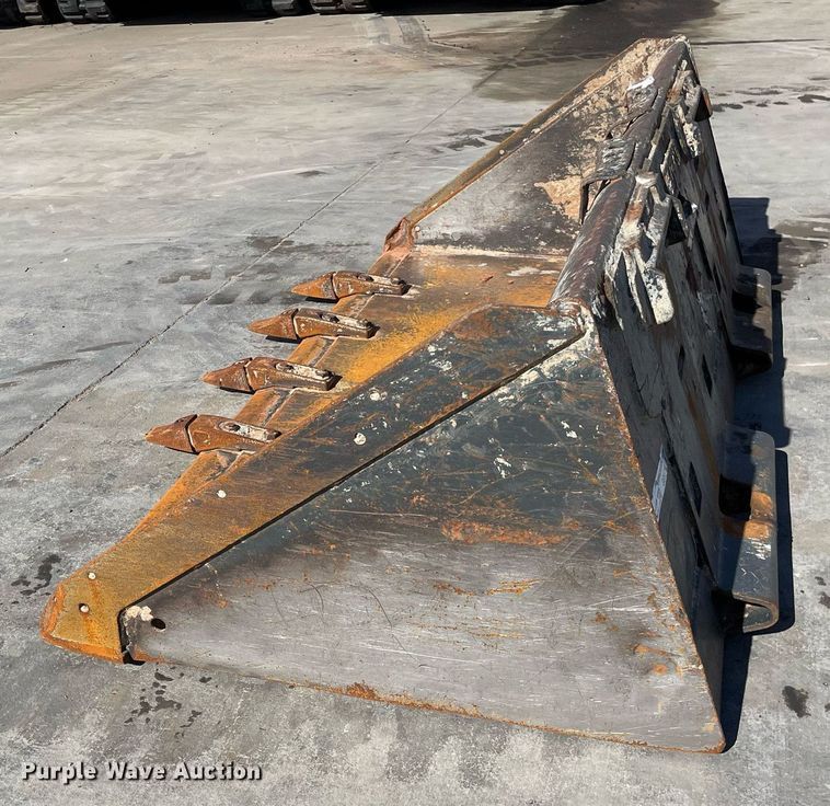 image for item GG9779 Bobcat  skid steer bucket