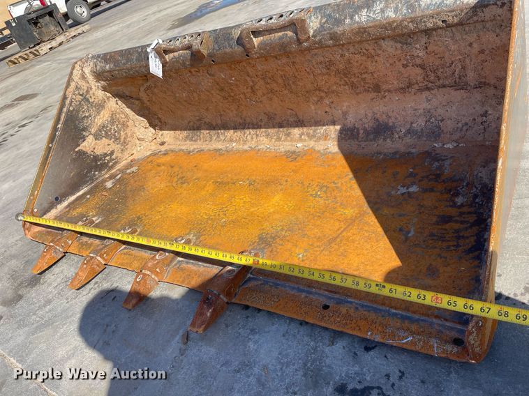 image for item GG9779 Bobcat  skid steer bucket