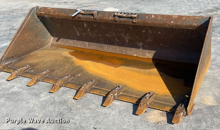 image for item GG9781 Bobcat  skid steer bucket