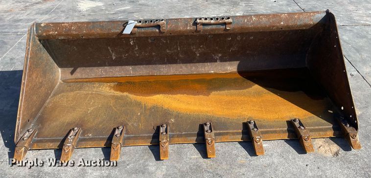 image for item GG9781 Bobcat  skid steer bucket