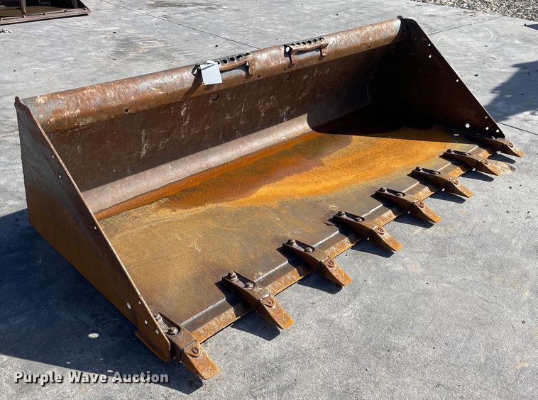 image for item GG9781 Bobcat  skid steer bucket