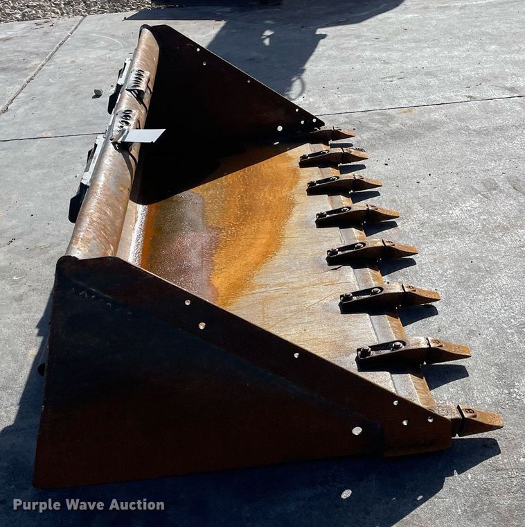 image for item GG9781 Bobcat  skid steer bucket