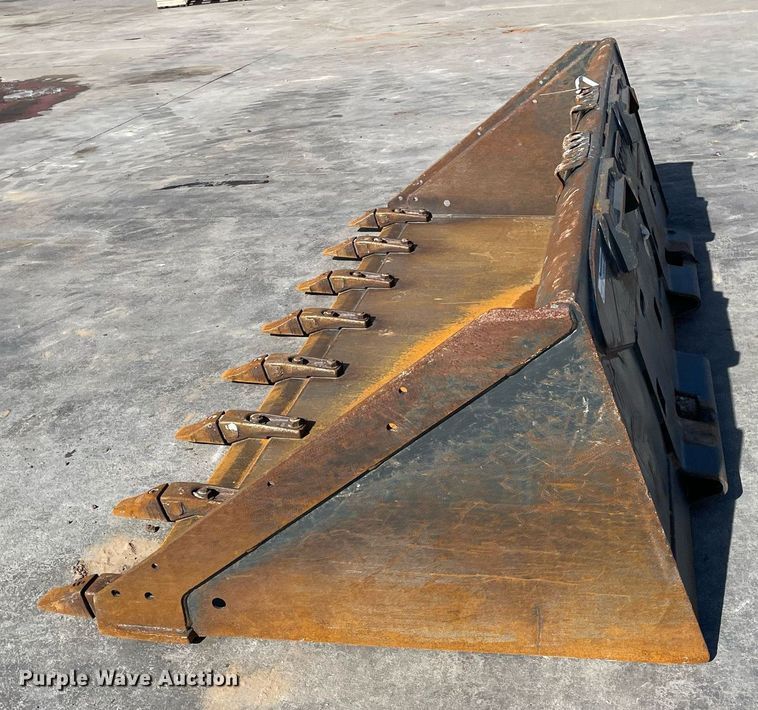 image for item GG9781 Bobcat  skid steer bucket