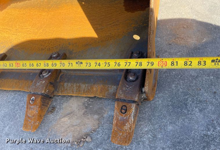 image for item GG9781 Bobcat  skid steer bucket