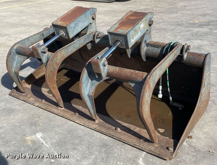 image for item GG9782 Bobcat 66 Industrial  skid steer grapple bucket