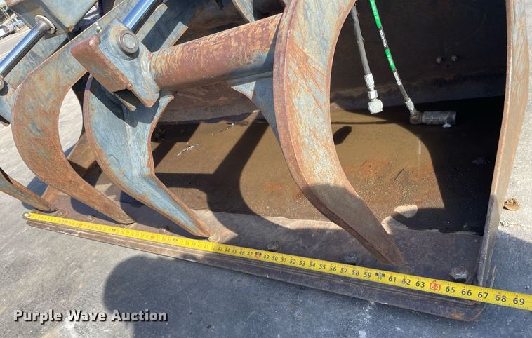 image for item GG9782 Bobcat 66 Industrial  skid steer grapple bucket