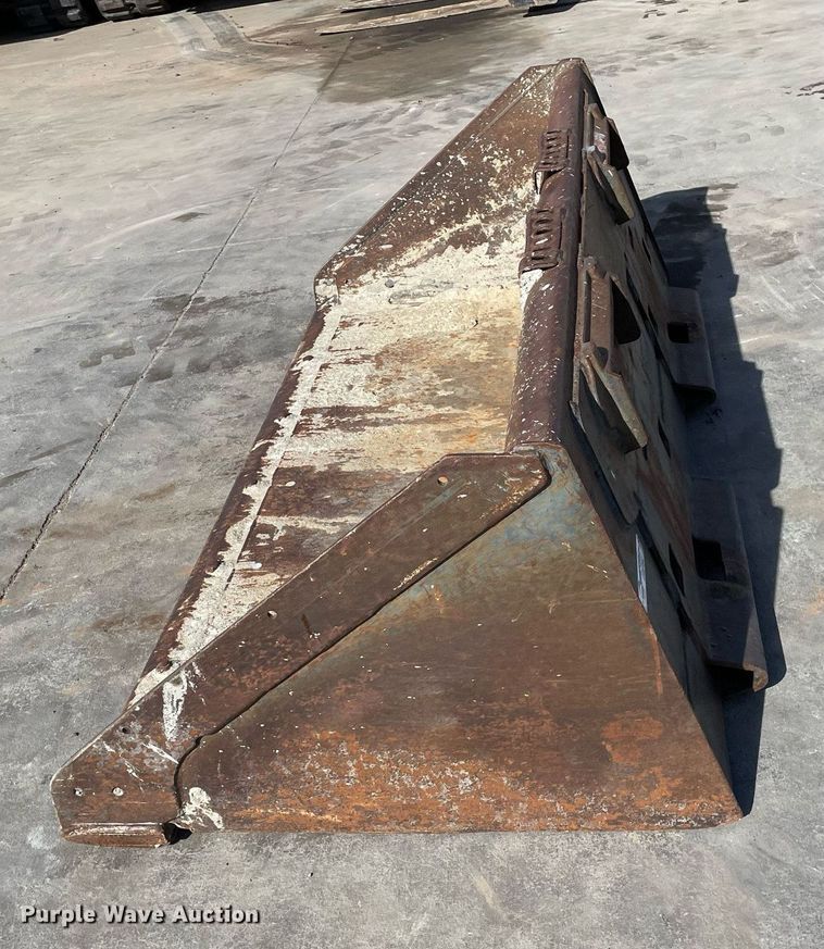 image for item GG9784 Bobcat  skid steer bucket