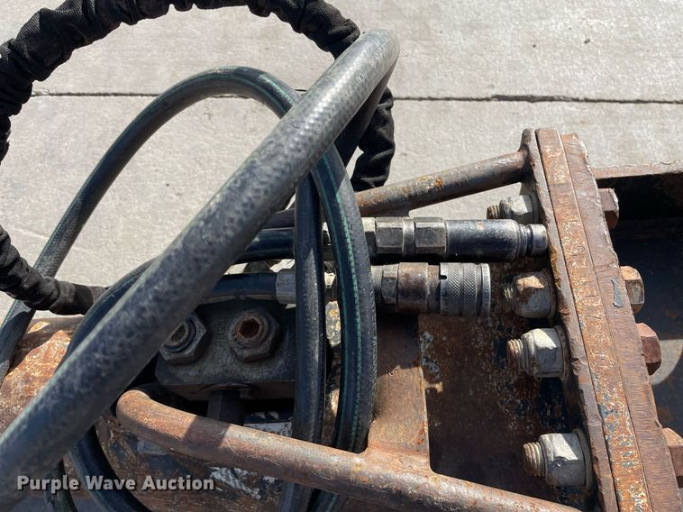 image for item GG9786 Bobcat HB980  breaker