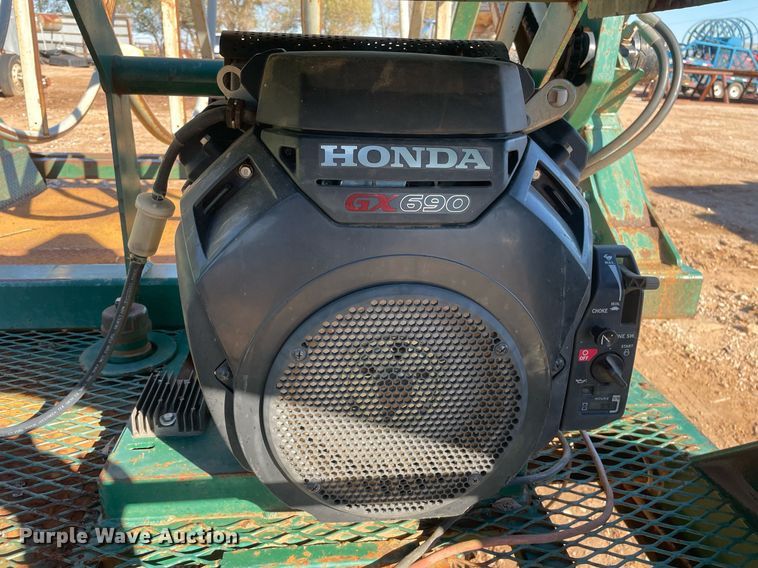 image for item GG9799 2015 Midland Carrier LF-2640  reel trailer