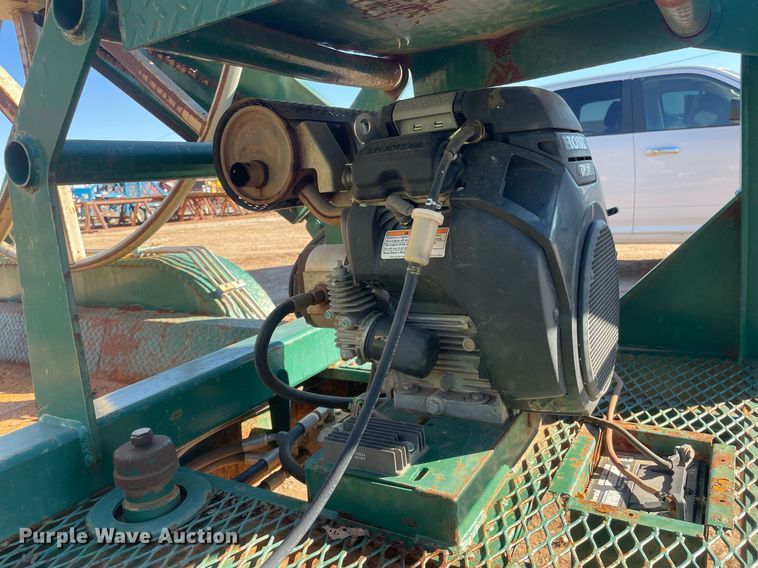 image for item GG9799 2015 Midland Carrier LF-2640  reel trailer