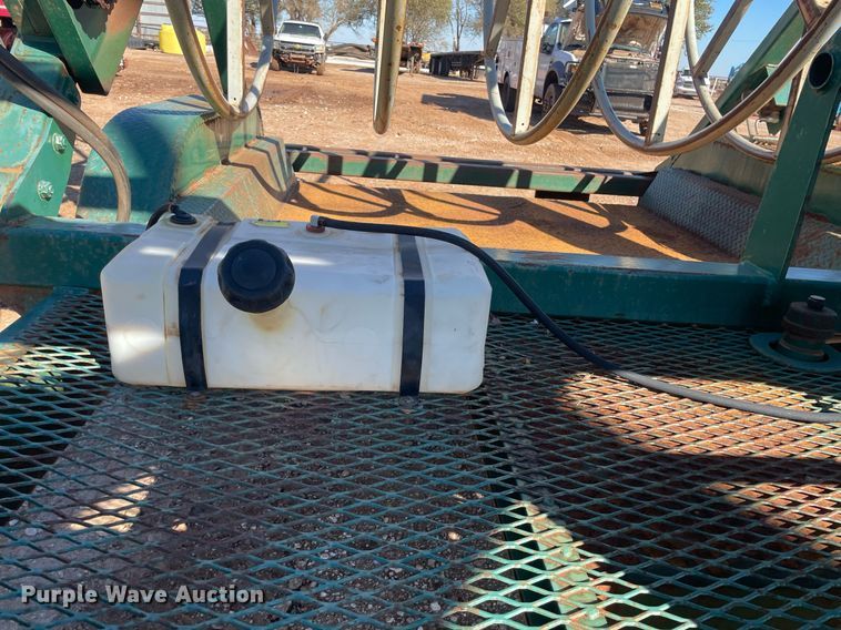 image for item GG9799 2015 Midland Carrier LF-2640  reel trailer