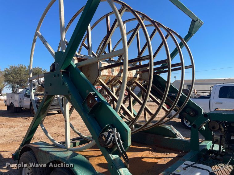 image for item GG9799 2015 Midland Carrier LF-2640  reel trailer