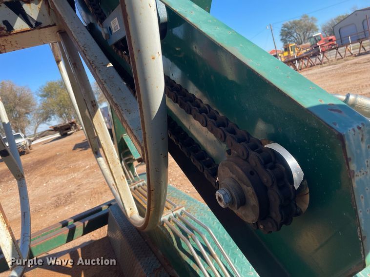 image for item GG9799 2015 Midland Carrier LF-2640  reel trailer