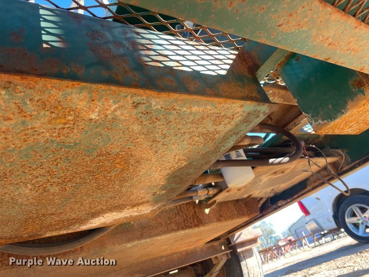 image for item GG9799 2015 Midland Carrier LF-2640  reel trailer