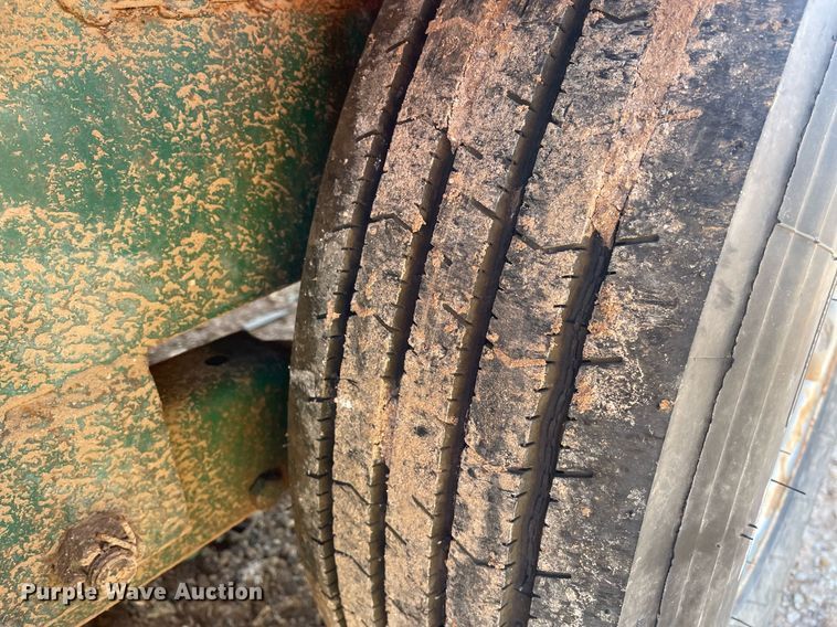 image for item GG9799 2015 Midland Carrier LF-2640  reel trailer