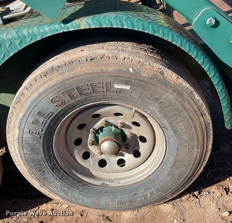 image for item GG9799 2015 Midland Carrier LF-2640  reel trailer