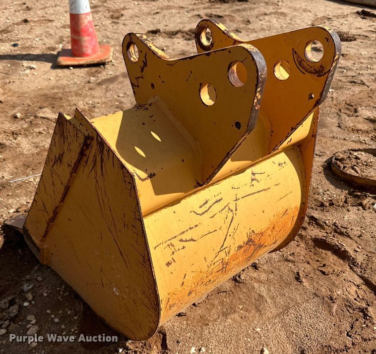 image for item IB9248 23" W bucket