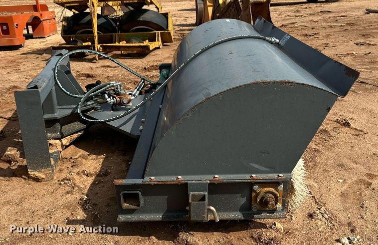 image for item IB9252 89" W skid steer broom