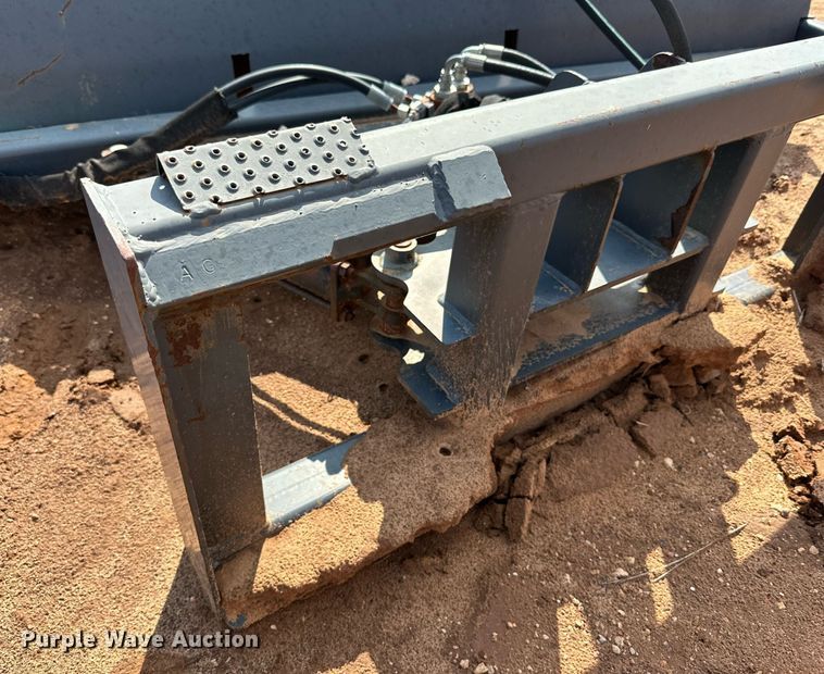 image for item IB9252 89" W skid steer broom