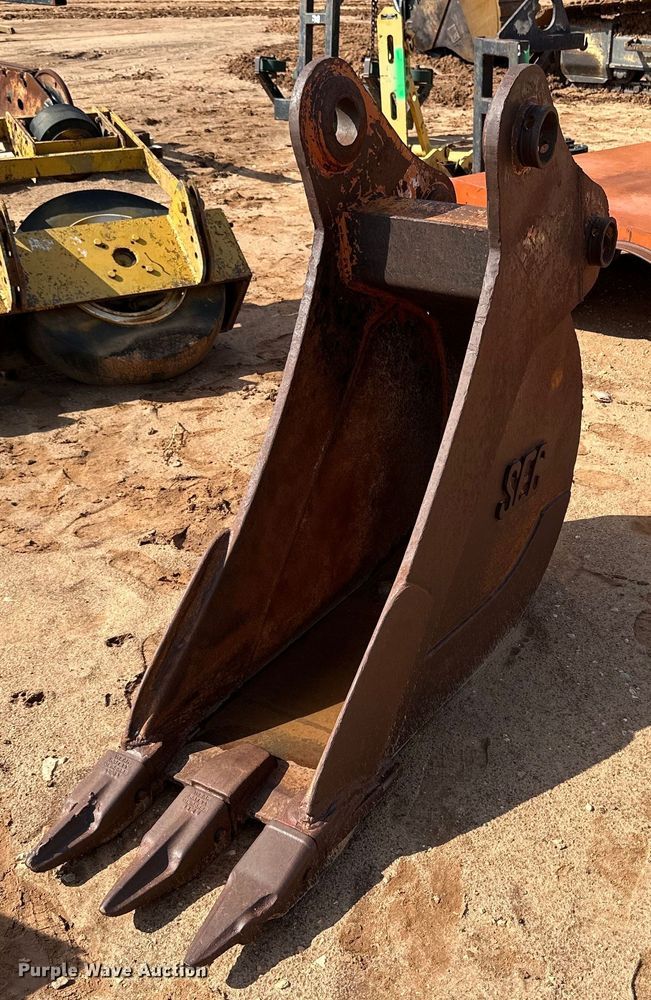 image for item IB9255 SEC  16" W bucket