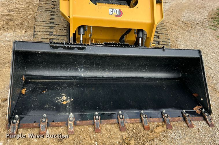 image for item II9203 2023 Caterpillar 289D3  tracked skid steer loader