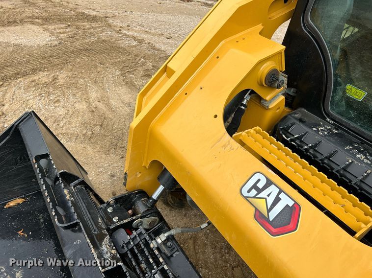 image for item II9203 2023 Caterpillar 289D3  tracked skid steer loader