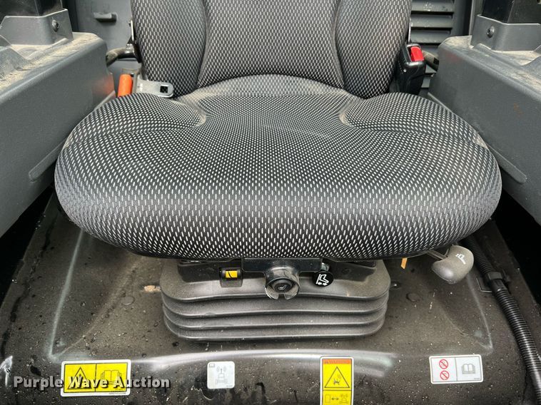 image for item II9203 2023 Caterpillar 289D3  tracked skid steer loader