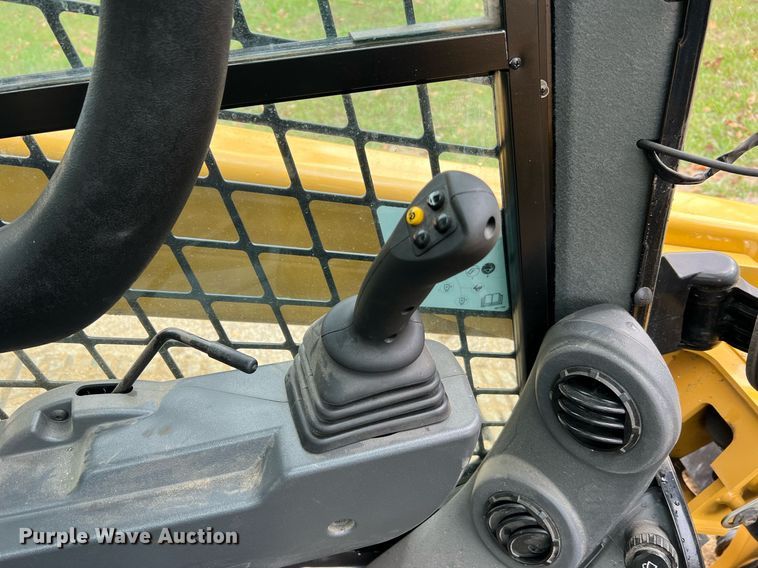 image for item II9203 2023 Caterpillar 289D3  tracked skid steer loader