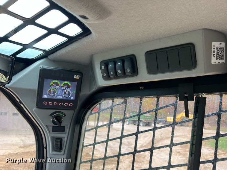 image for item II9203 2023 Caterpillar 289D3  tracked skid steer loader