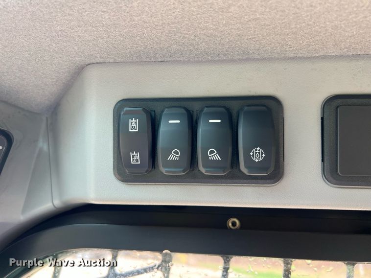 image for item II9203 2023 Caterpillar 289D3  tracked skid steer loader