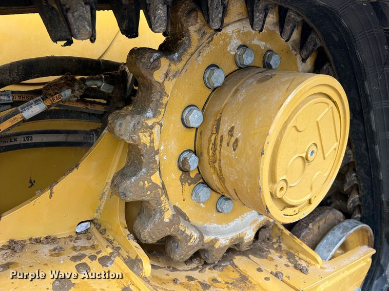 image for item II9203 2023 Caterpillar 289D3  tracked skid steer loader