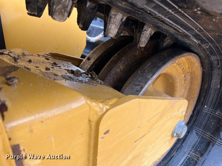 image for item II9203 2023 Caterpillar 289D3  tracked skid steer loader