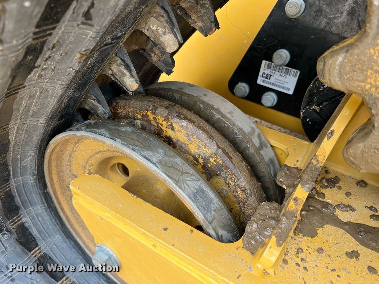 image for item II9203 2023 Caterpillar 289D3  tracked skid steer loader