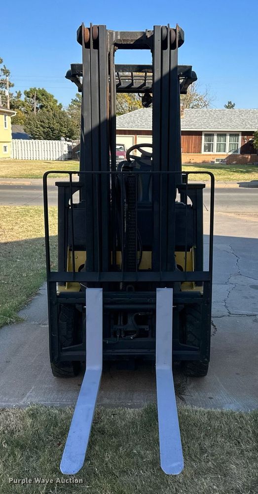 image for item IU9061 Yale GLP030VXNEAE090  forklift