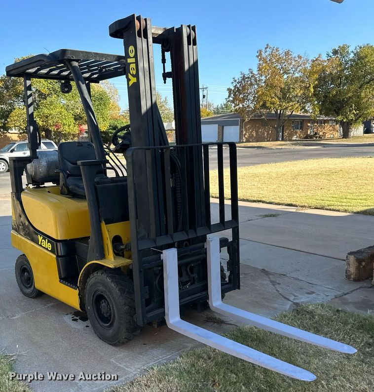 image for item IU9061 Yale GLP030VXNEAE090  forklift