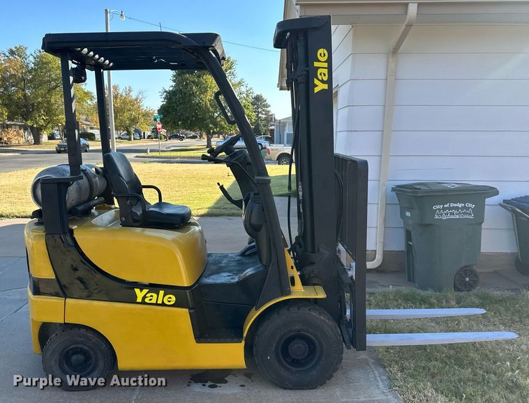 image for item IU9061 Yale GLP030VXNEAE090  forklift
