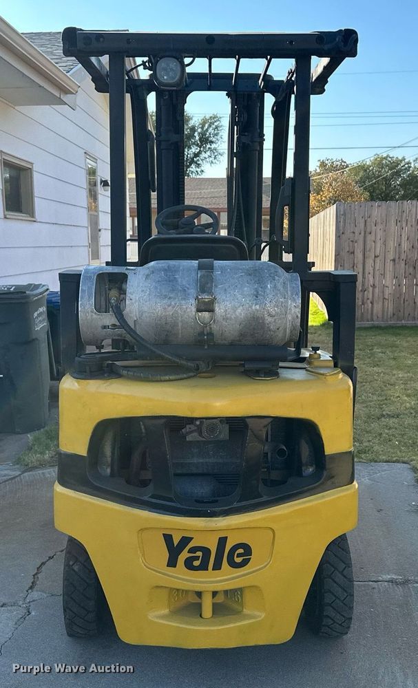 image for item IU9061 Yale GLP030VXNEAE090  forklift
