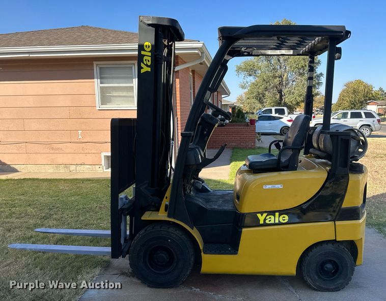image for item IU9061 Yale GLP030VXNEAE090  forklift