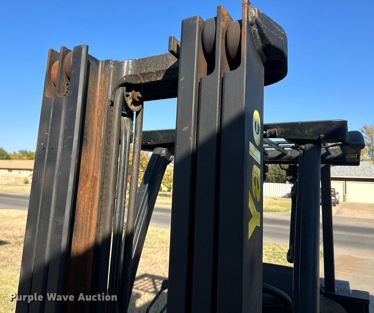 image for item IU9061 Yale GLP030VXNEAE090  forklift