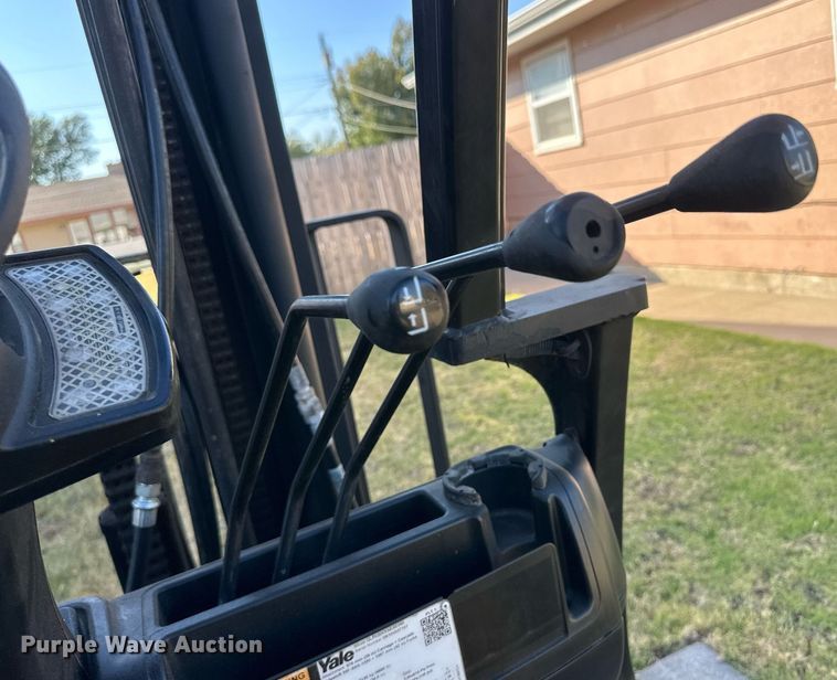 image for item IU9061 Yale GLP030VXNEAE090  forklift