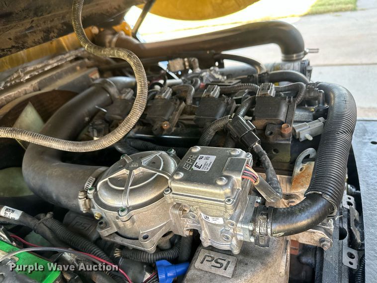 image for item IU9061 Yale GLP030VXNEAE090  forklift