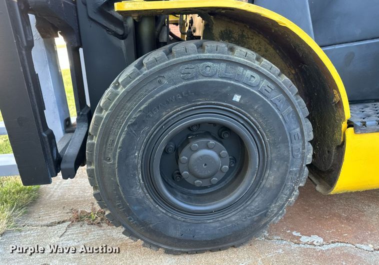 image for item IU9061 Yale GLP030VXNEAE090  forklift