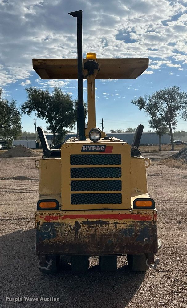 image for item IU9067 2001 Hypac C530AH  pneumatic roller