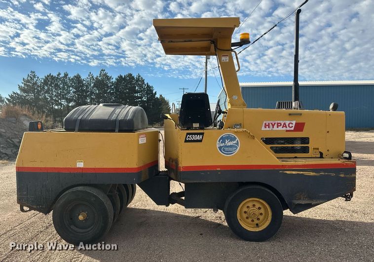 image for item IU9067 2001 Hypac C530AH  pneumatic roller