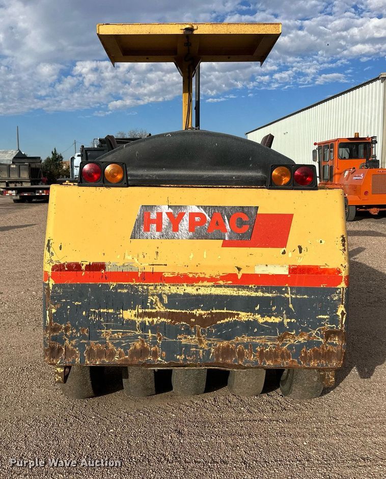 image for item IU9067 2001 Hypac C530AH  pneumatic roller